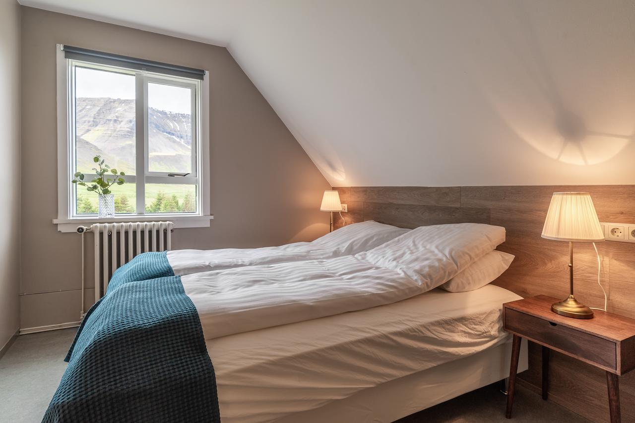 Holt Inn Flateyri Экстерьер фото