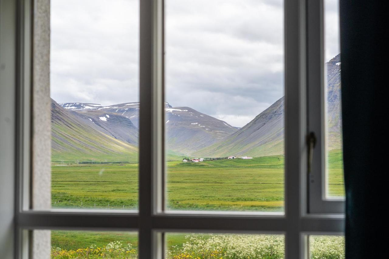 Holt Inn Flateyri Экстерьер фото