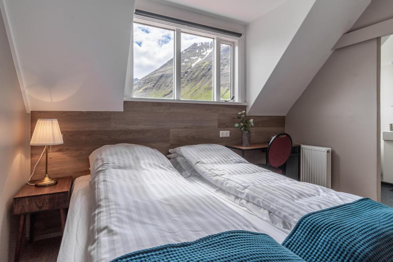 Holt Inn Flateyri Экстерьер фото