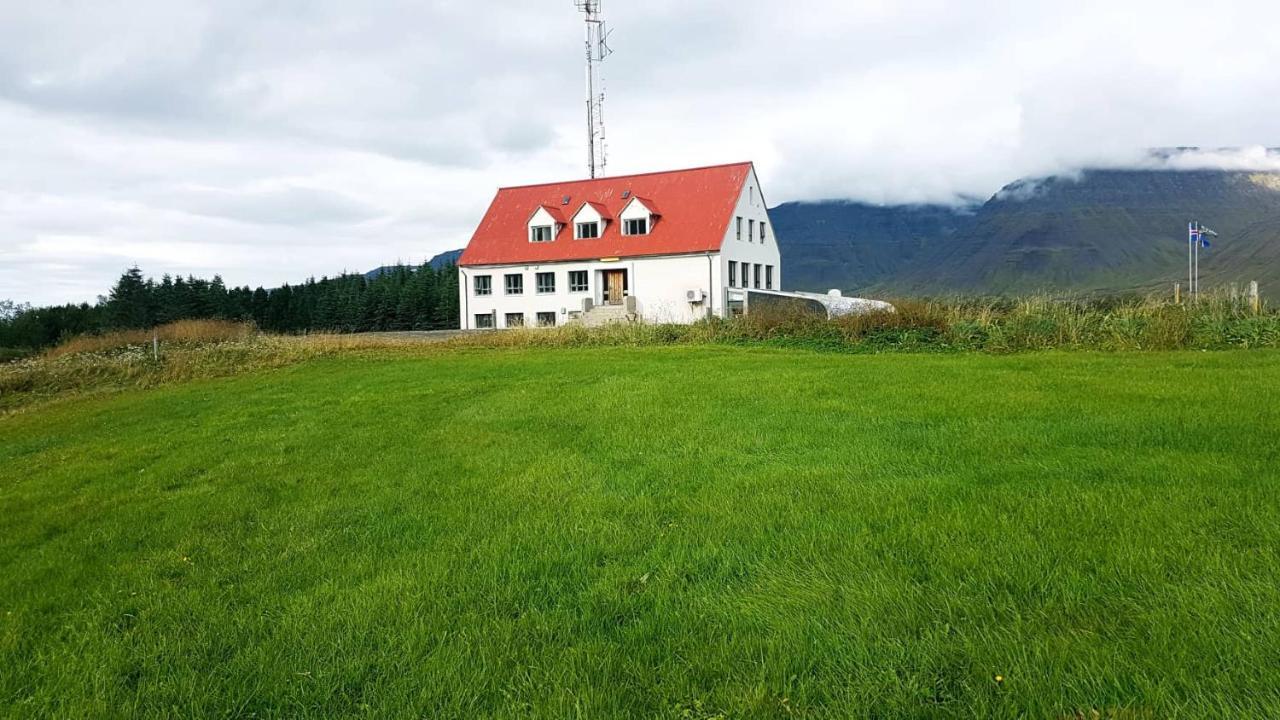 Holt Inn Flateyri Экстерьер фото